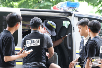 일본도 주민 살해 피의자 영장심사 출석