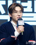 인사말 하는 덱스