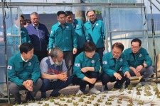 고용부·농식품부 장관, 충주서 외국인 근로자 폭염 대응 점검