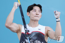 주먹 불끈 쥔 신은철