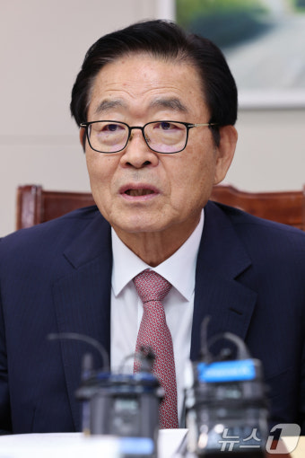 검찰총장 후보 추천 위한 회의 주재하는 정상명 위원장