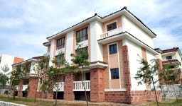 농촌진흥 새 역사…북한 김책시 상평 축산농장 새집들이