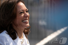 월즈 민주당 부통령 후보 재산, 미국 평균보다 낮아 ‘청렴’