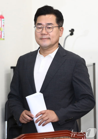최고위회의 참석하는 박찬대 직무대행