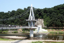 “홍천 최고 수변 산책로”…연봉~송학정 잇는 송학정교 개통