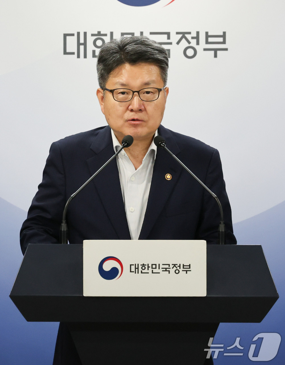 교육부 차관, 오석환 경기 시흥시 군서초등 디지털 인프라 현황 점검 및 AI 교과서 대비 완료