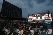 열대야 안녕 광화문광장에서 열린 광복절 전야음악회