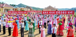 북한, 천마군에 새 살림집 지어…천마군서 입사모임 진행