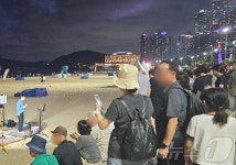 23일째 잠 못 이루는 부산…해운대 시민·피서객 바글바글