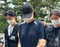 전 남친에게 흉기 휘두른 20대 여성 영장심사…묵묵부답