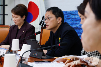 모두 발언하는 박주민 의료대란대책특위 위원장
