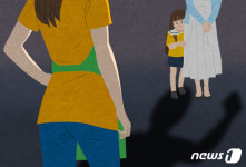낮잠 안 자고 울어서…3살 발로 차고 몸 짓누른 어린이집 원장