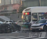 인천 산곡역서 5중 추돌사고…60대 운전자 중상