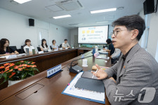 전북지방환경청 찾아 간담회 하는 김완섭 장관