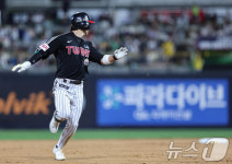 LG 신민재 '내가 더 빠르다'