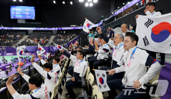 패럴림픽 배드민턴 대표팀 응원나선 유인촌 문체부 장관
