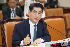 인사청문회 답변하는 국방장관 후보자