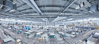 [르포]10만번 굴러도 버티게…시몬스가 침대를 검사하는 방법