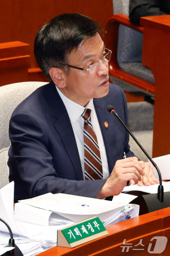 예결위 답변하는 최상목 부총리