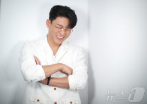 고준, 훈내 진동 미소