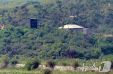 임진강변에 설치된 北 대남확성기