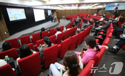고려대학교 의과대학서 열린 기초의학 진흥 토론회