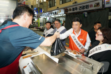 방세환 경기 광주시장, 경안시장서 추석 장보기 및 물가 안정 캠페인