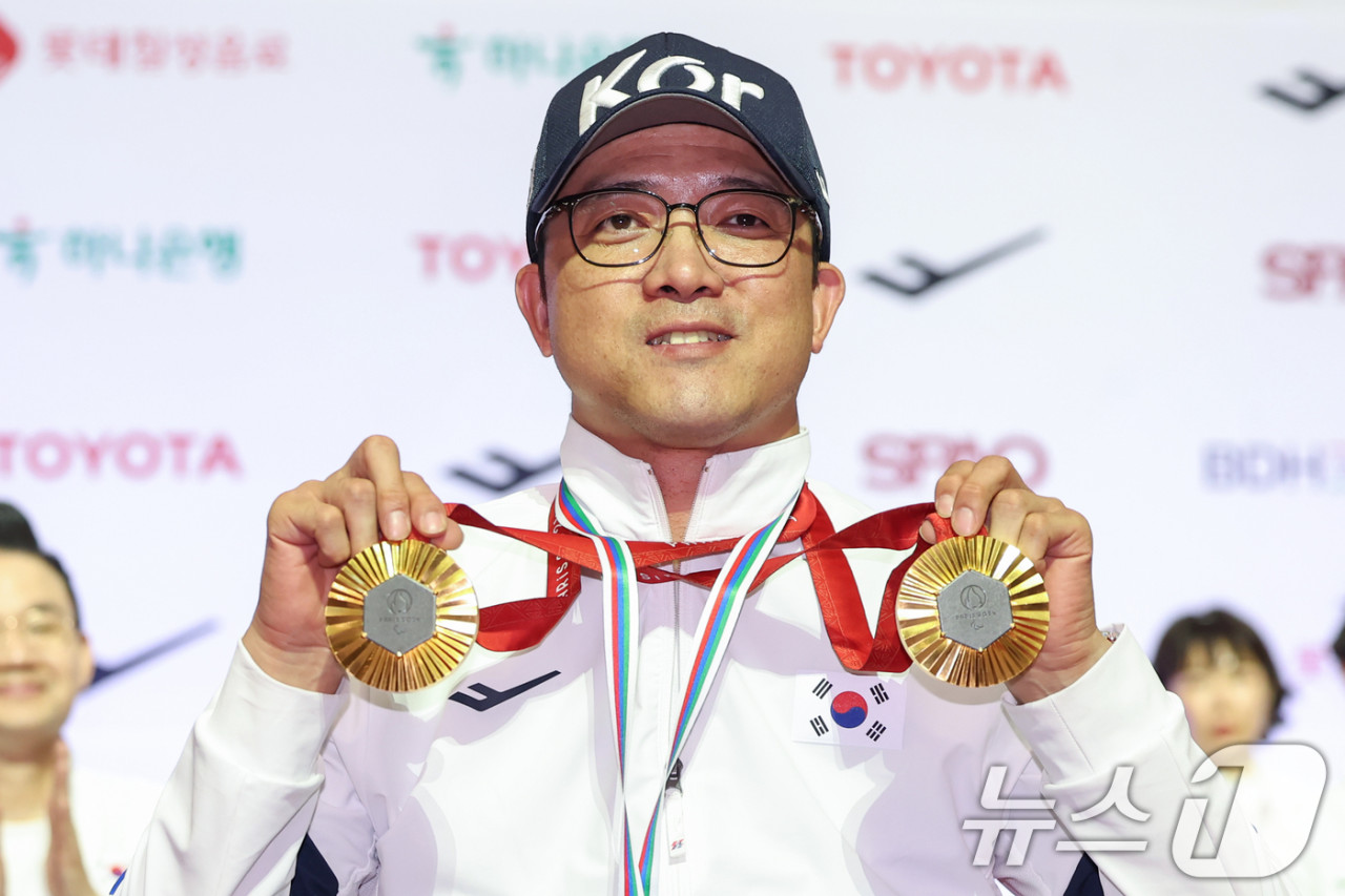 파리 패럴림픽에서 두 개의 금메달 차지한 박진호, 한국 선수단 MVP로 선정