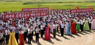 북한, 대동군 서제농장서 새집들이…흥하는 사회주의 문화농촌