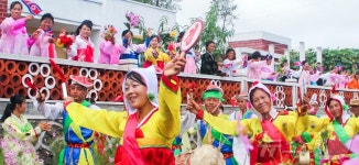 북한 황해북도 신계군 원교농장 새집들이 경사
