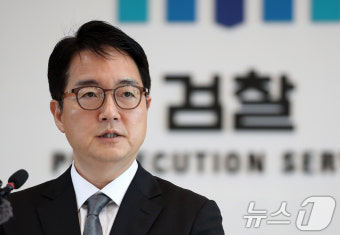 심우정 신임 검찰총장 “검찰 직접 수사, 부패·경제 범죄에 집중”