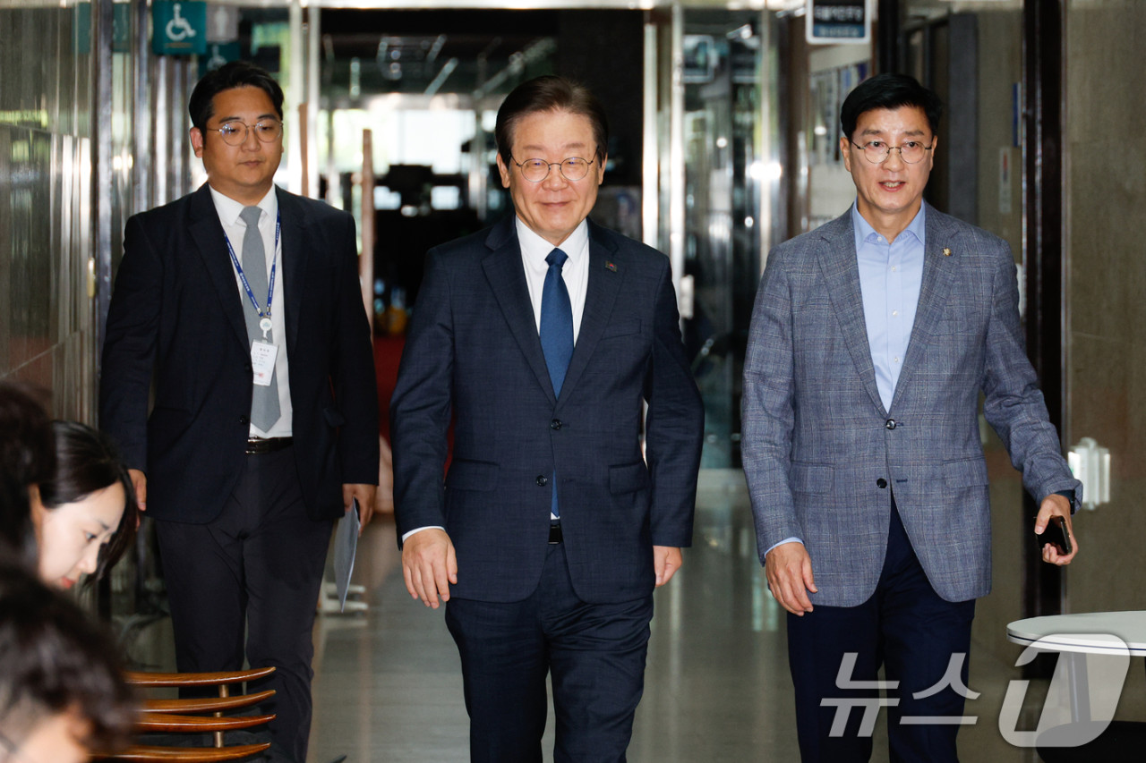 더불어민주당 이재명 대표, 의협 임현택 회장과 간담회 진행더불어민주당과 의협, 의료 분야 협력 강조회의 후 박주민 위원장 간담회 급작스럽게 이뤄져 언급.