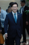 김문수 장관, 한국경영자총협회 방문