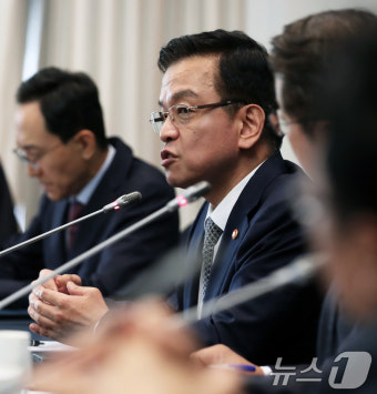 최상목 대통령 권한대행, 의료개혁 강조 직무유기 우려 경고
