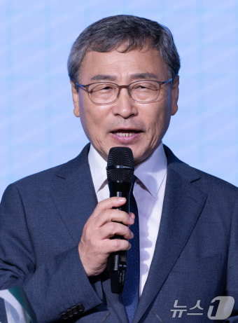 10·16 서울시교육감 보궐선거 민주 진영 단일화 후보로 추대된 정근식