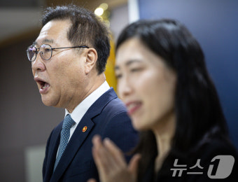 법무부, AI·로봇·우주항공 인재 '톱티어' 비자 신설…10만명 모셔온다