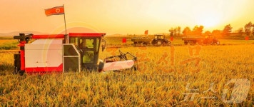 북, 벼가을 끝낸 농장에 낟알털기 다그쳐…대중의 힘 무궁무진