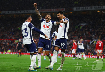 '손흥민 부상 결장' 토트넘, 맨유 원정서 3-0 완승…EPL 8위