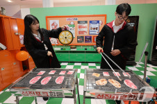 여러가지 게임을 즐길 수 있는 한돈데이 팝업스토어