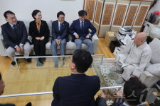 조국 대표, 안국선원 수불스님 예방