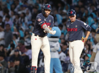 레이에스 201안타…시즌 최다 안타 타이기록