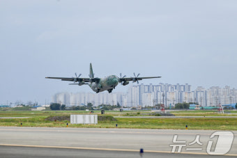 [뉴스1 PICK]'레바논 대탈출' 체류 국민, 급파된 軍수송기 타고 무사 귀국