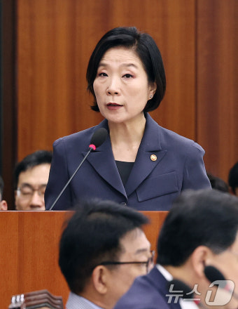 [국감]업무보고하는 오영주 중기부 장관