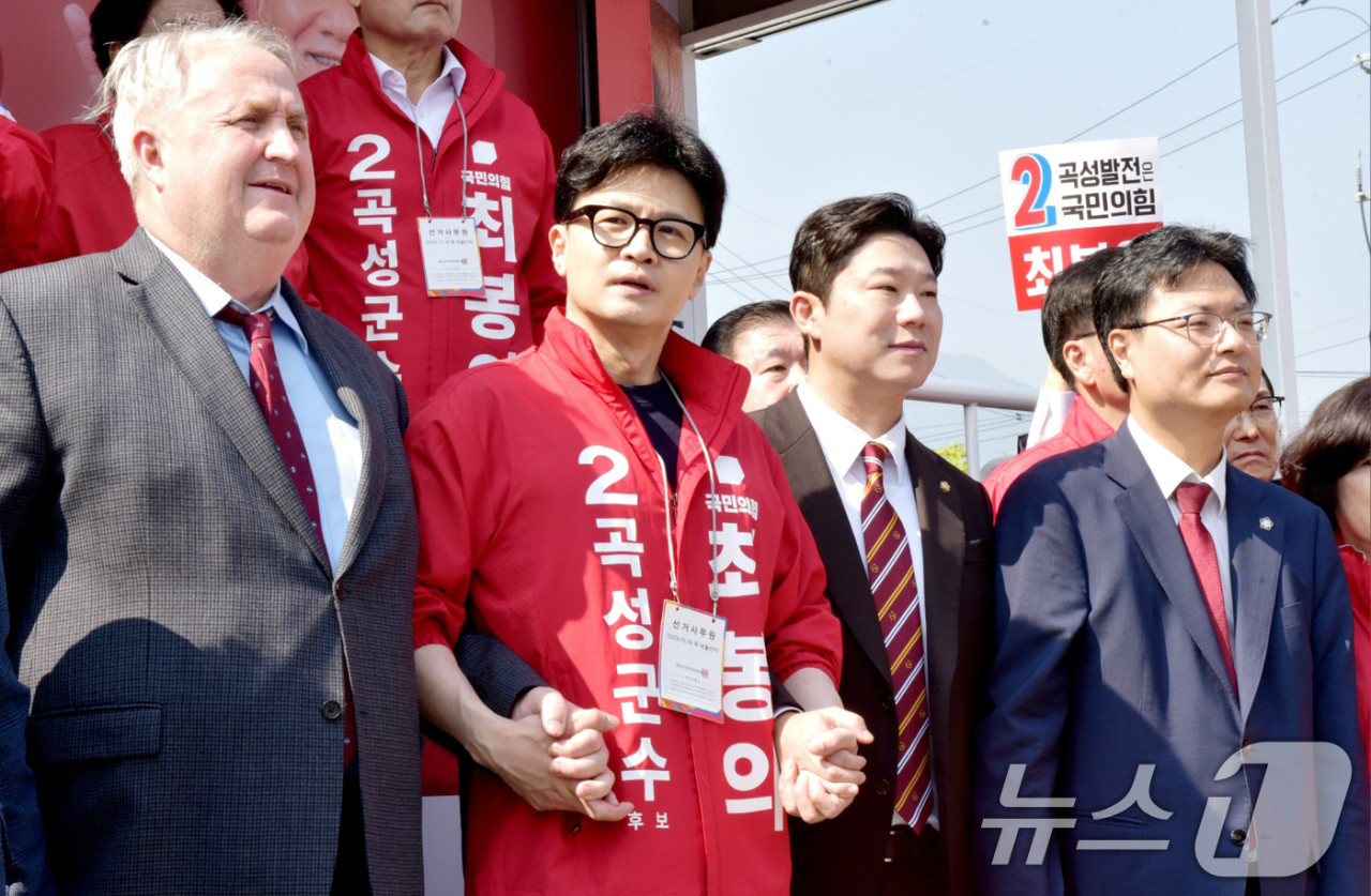 한동훈, 호남 곡성서 낙선 인사…다음 기회에는 더 나은 결과 이루겠다