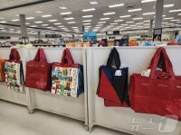 캐나다, 비닐봉투 대신 에코백 썼더니…오히려 쓰레기만 늘어[통신One]