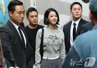 서예지, 명동에서 포착…美친 미모