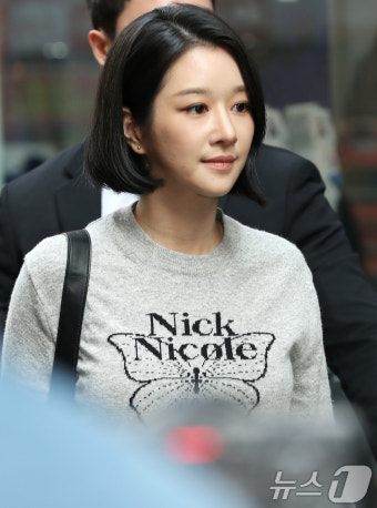 명동에 뜬 서예지