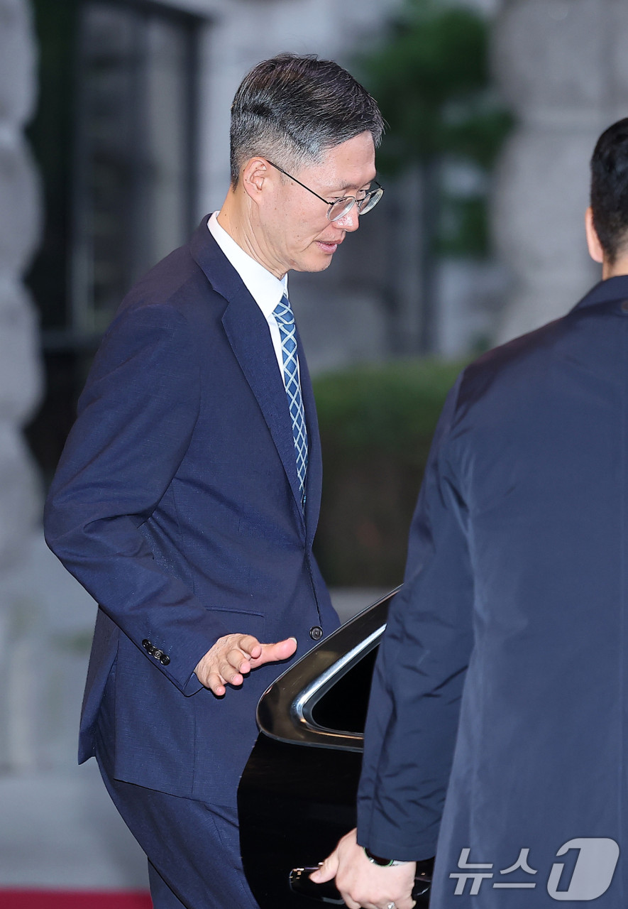 한국 헌재소장 문형배, 윤석열 비상계엄 선포에 헌재, 비상 상황 민첩 대응