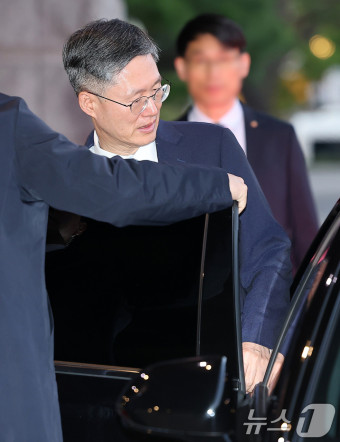 헌법재판소장 권한대행에 문형배 재판관 선출