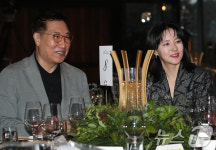이영애·정호영 부부, 시상식 동반 나들이